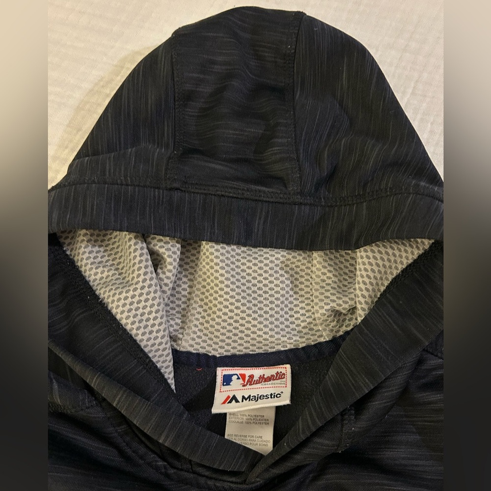 Majestic NEW YORK YANKEES boys heather black size Medium (10-12) Hoodie NYY EUC - Picture 4 of 7